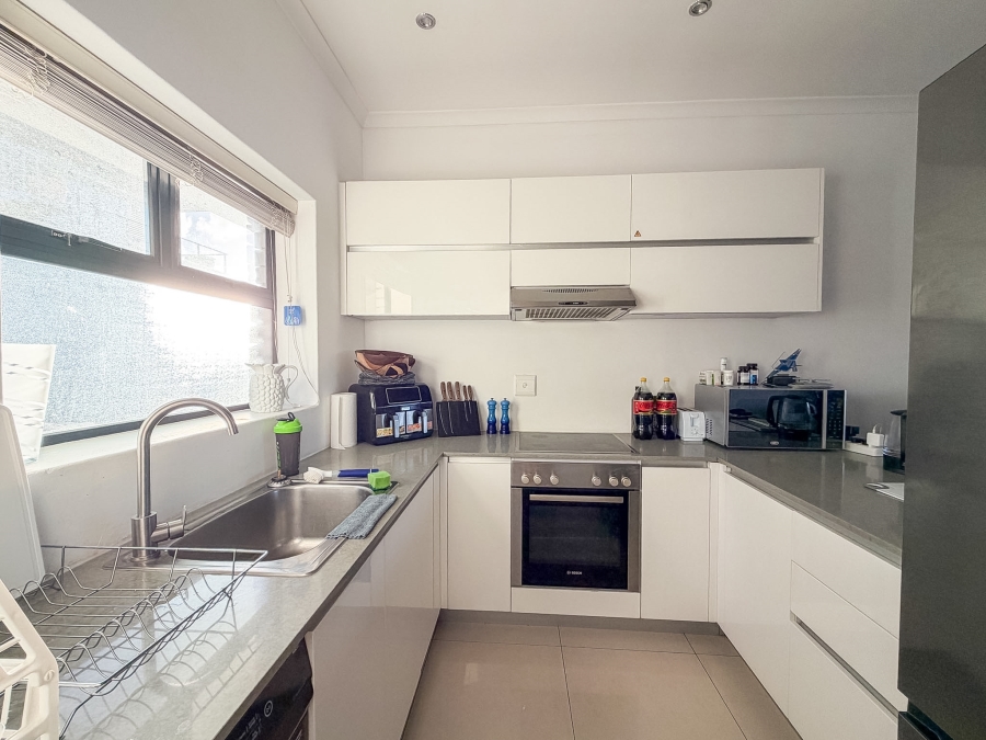 1 Bedroom Property for Sale in Vredehoek Western Cape